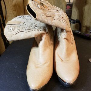 Ladies Dingo Boots Size 8M